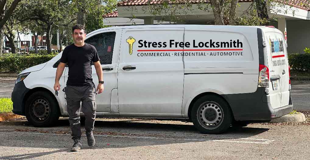 Professional Locksmith 24/7 South Florida 1-866-776-6062 Locksmith west palm beach fl